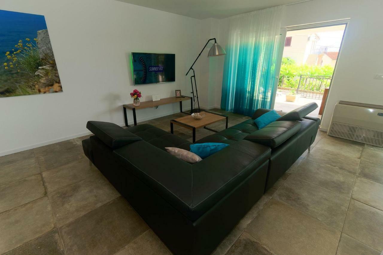 Villa Nerium Malinska Esterno foto